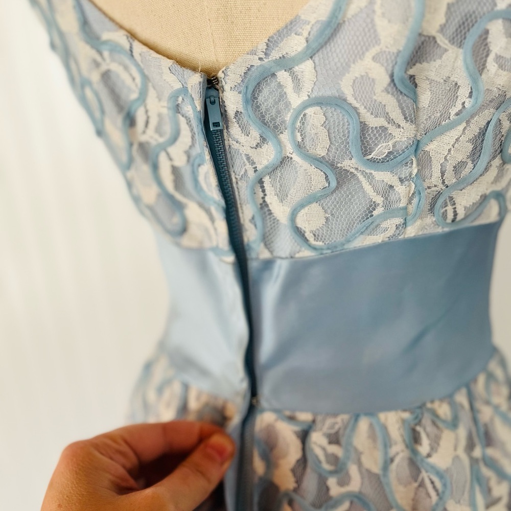 Vintage Blue and White Lace Gown with Satin Bow Small Unusual Pattern Applique - Picture 7 of 15